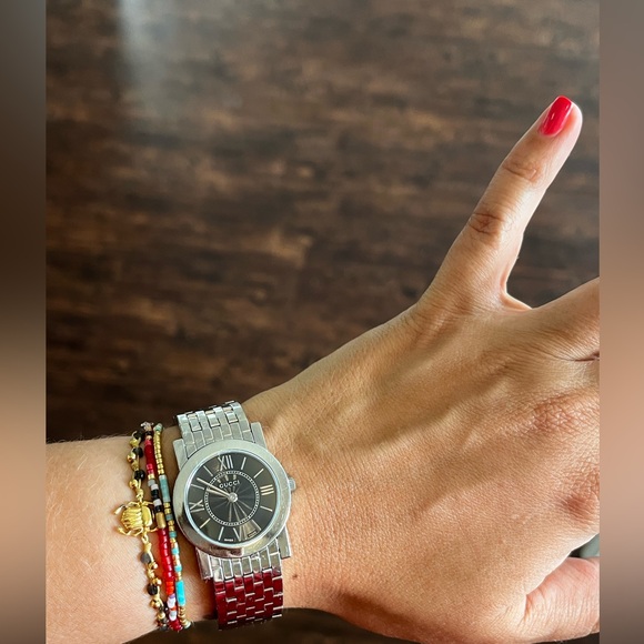 GUCCI 5200L.1 Classic Stainless Steel black Dial Women's Watch - Picture 12 of 13